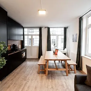 Gem For 12 Apartment Hamburg